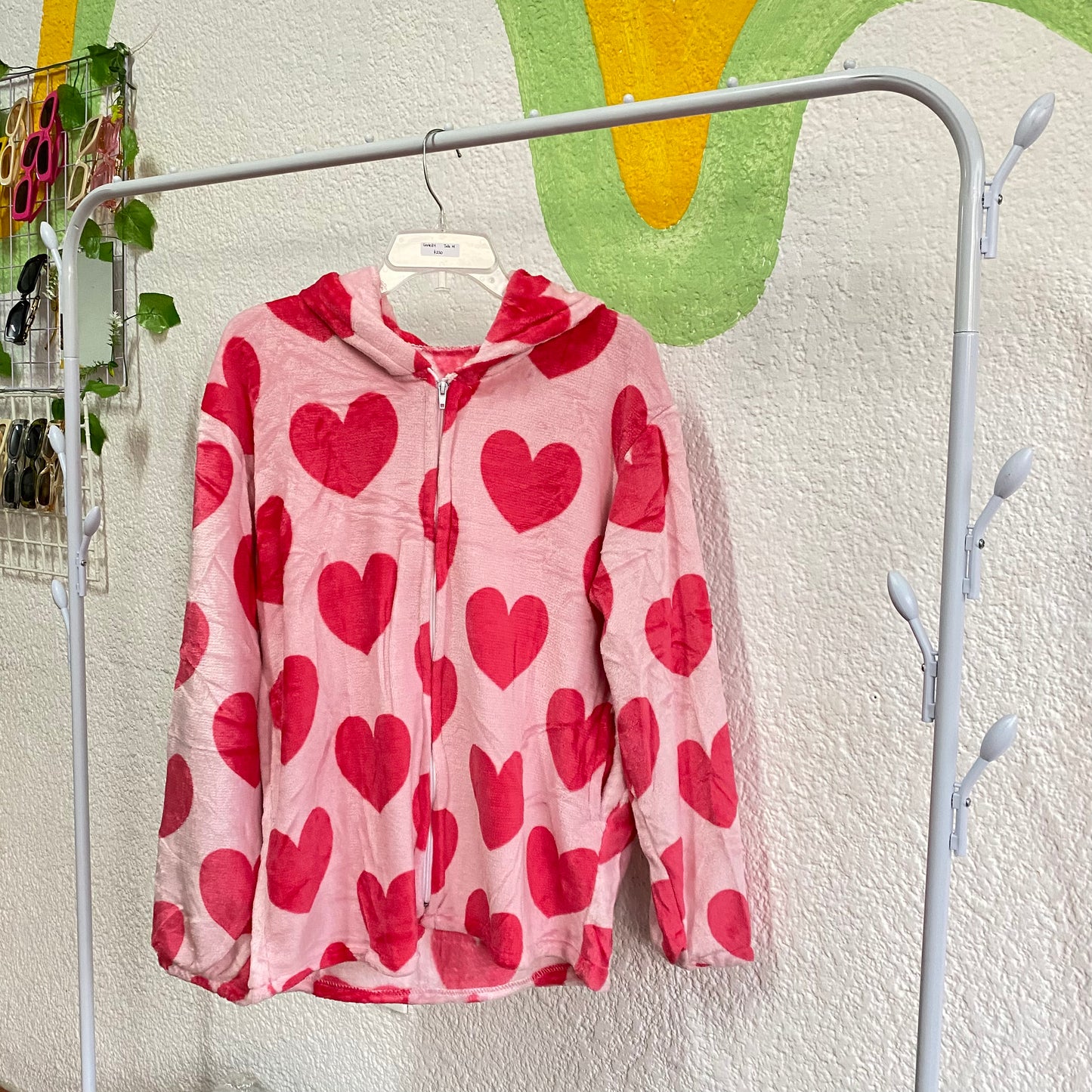 Suéter de corazones afelpado