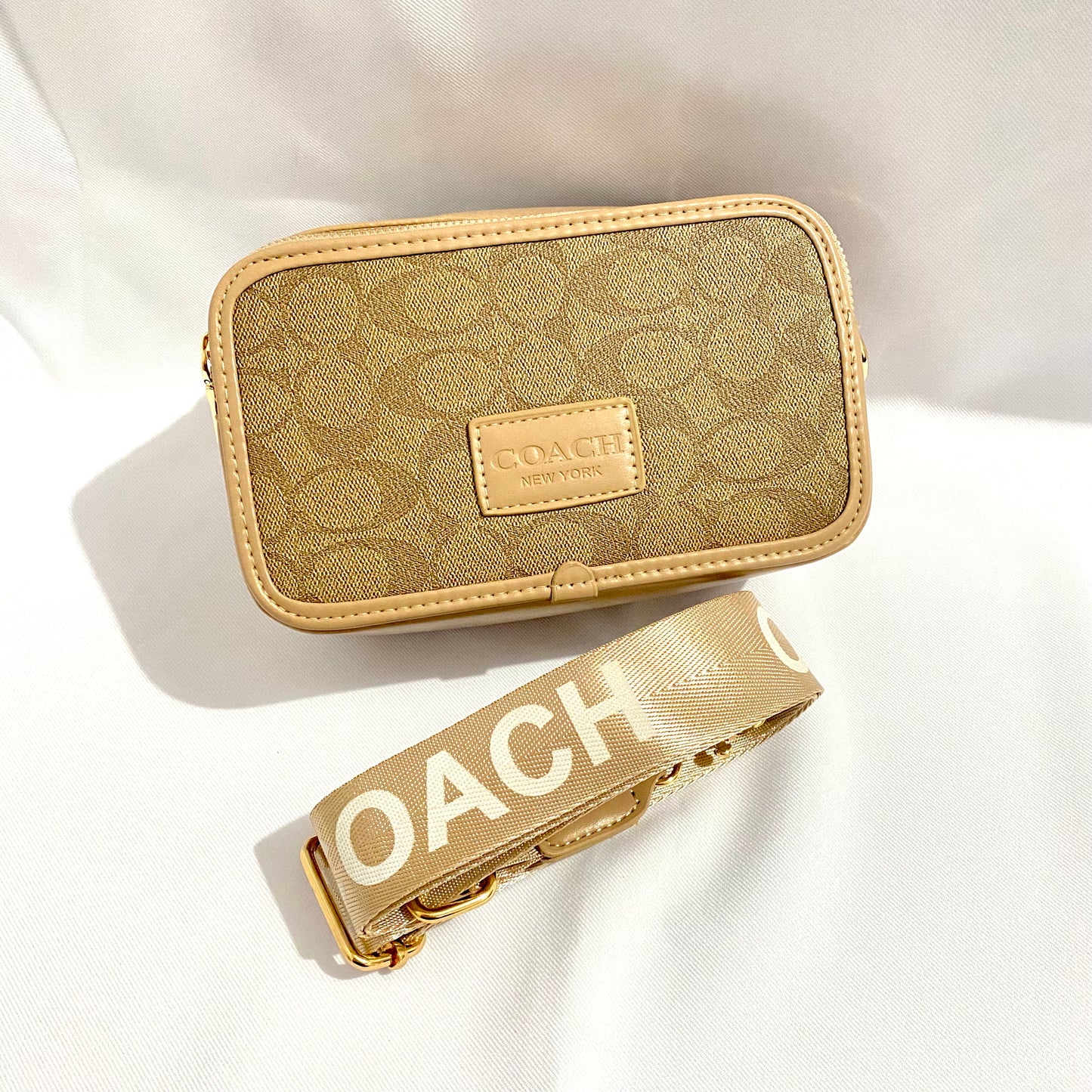 Crossbody tipo coach rectangular