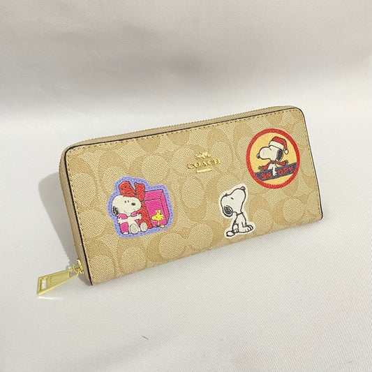 Cartera larga, Snoopy