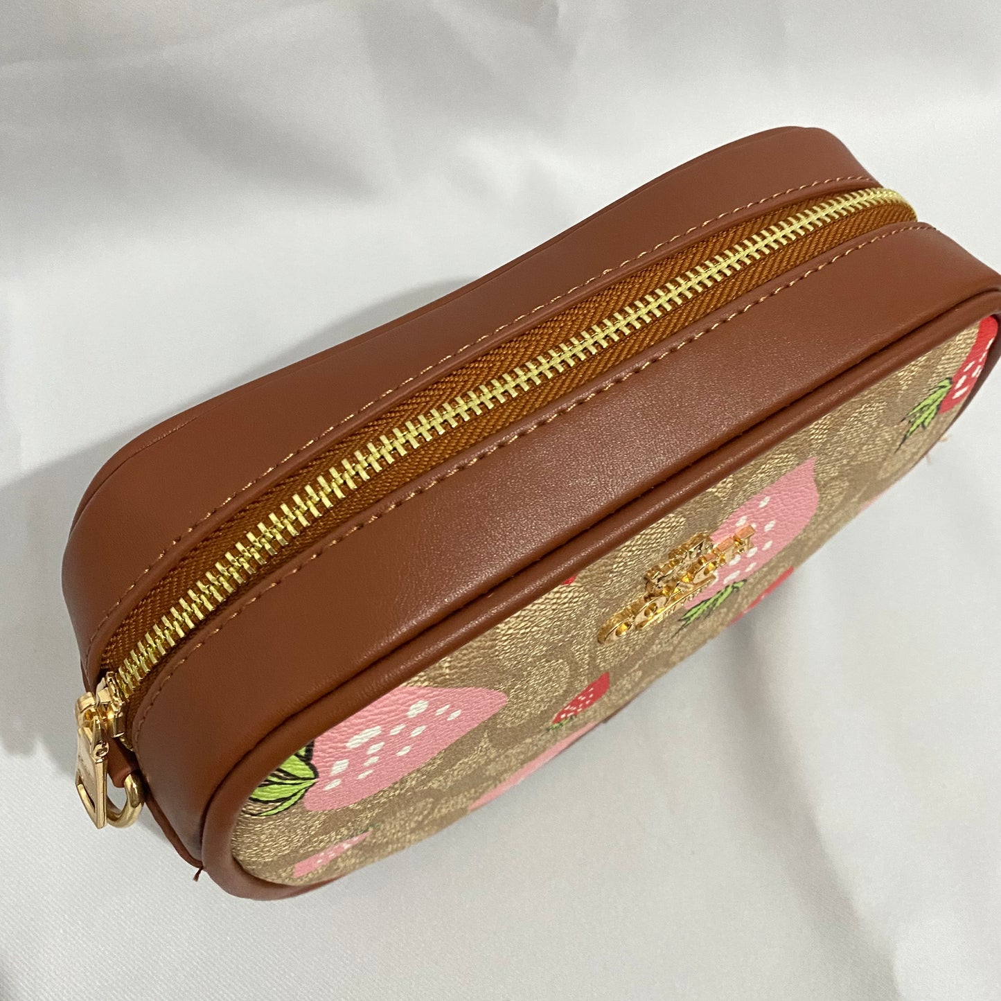 Bandolera tipo Coach, edición especial.