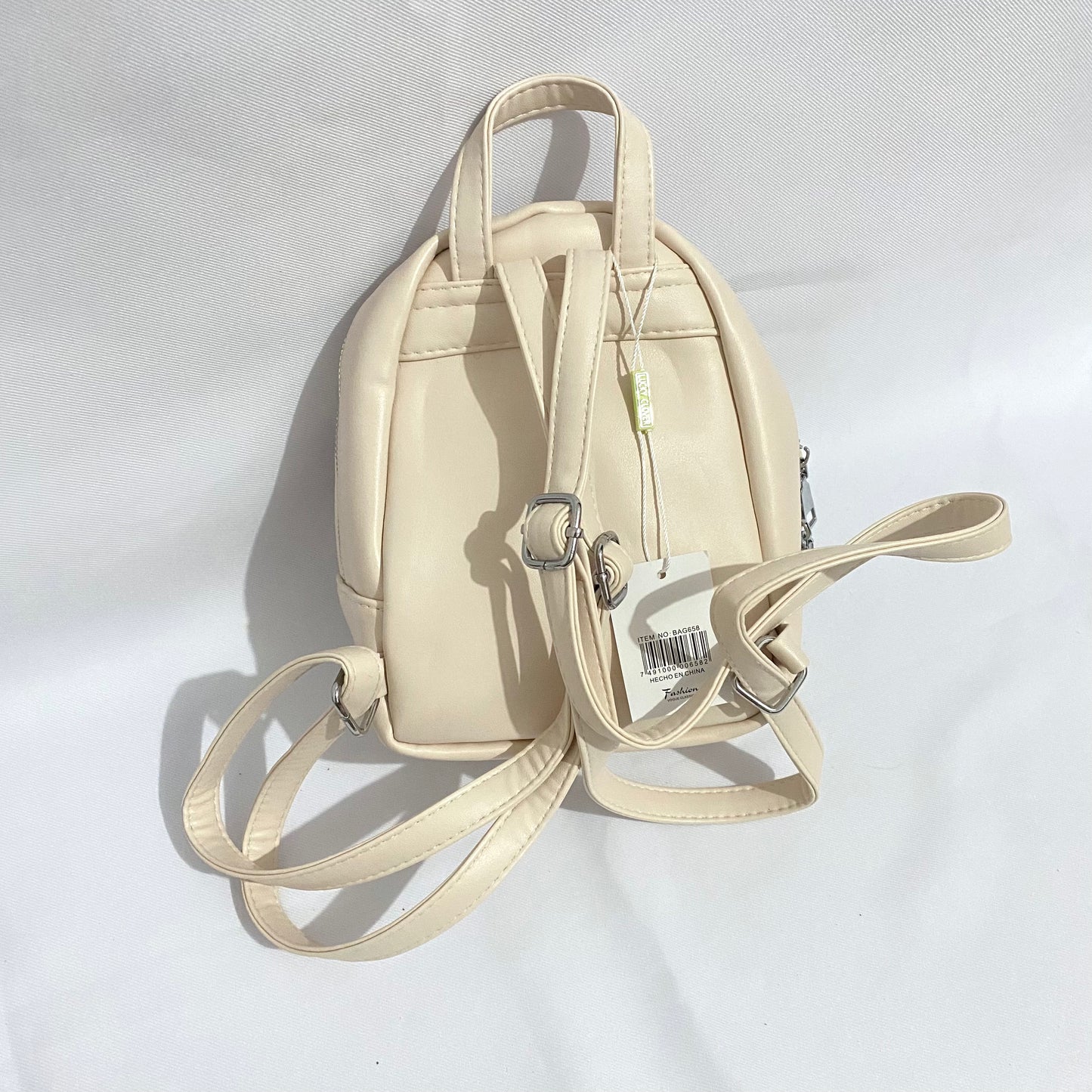 Mini mochila con piedras
