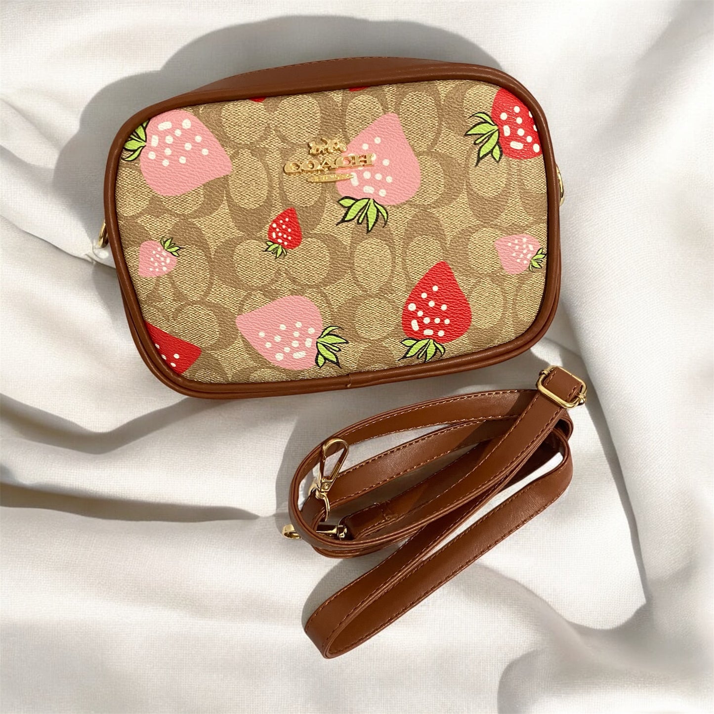 Bandolera tipo Coach, edición especial.