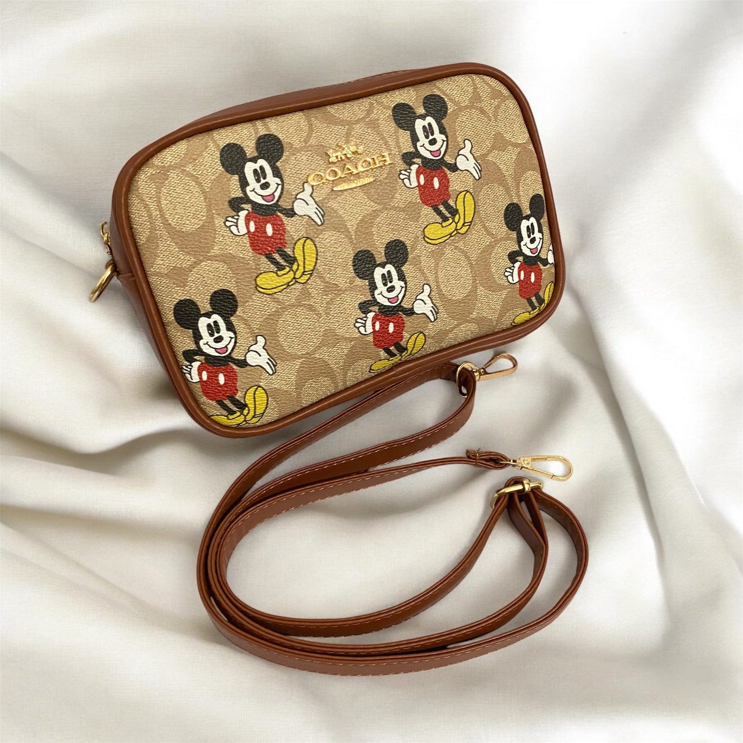 Bandolera tipo Coach, edición especial.