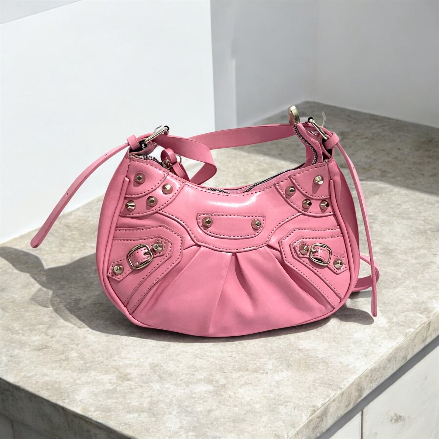 Shoulder bag con estoperoles