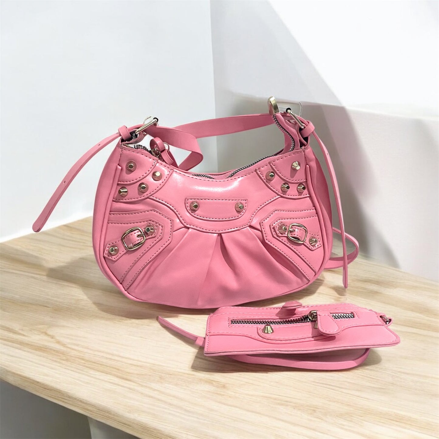 Shoulder bag con estoperoles