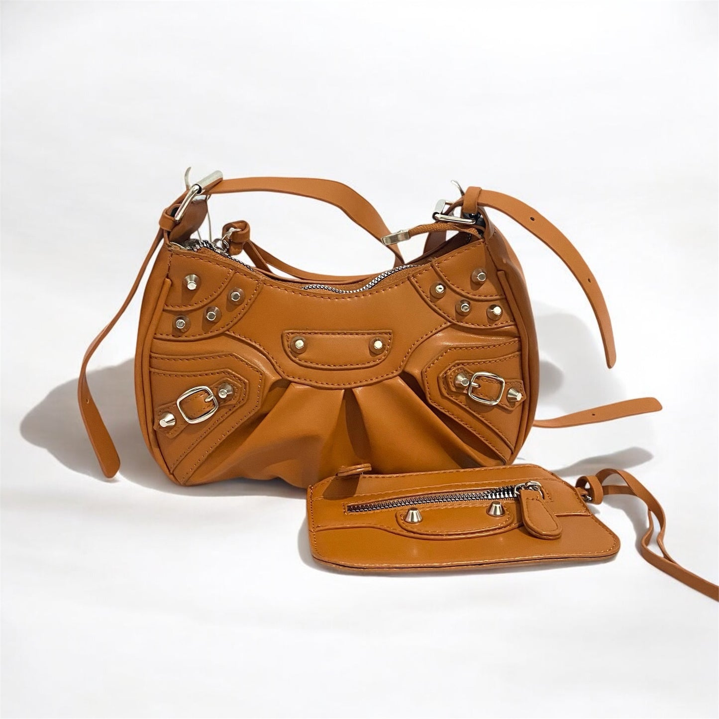Shoulder bag con estoperoles