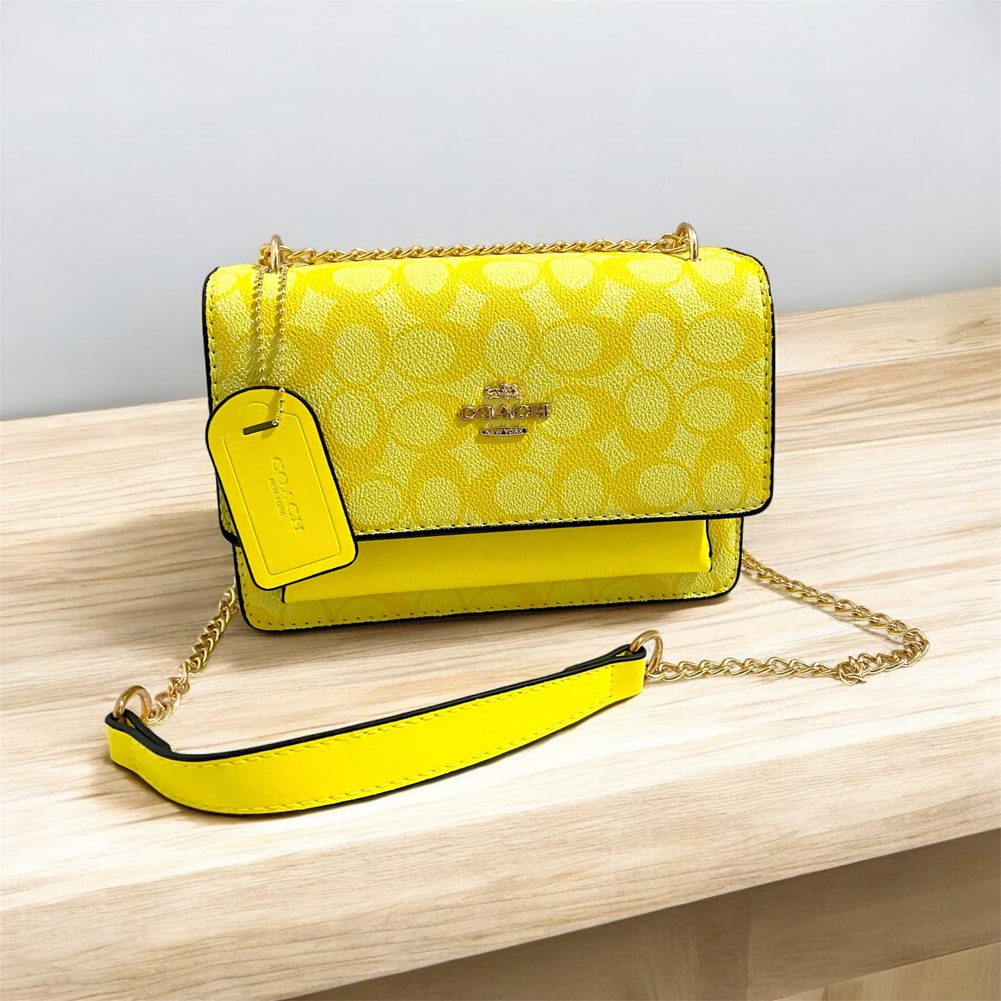 Crossbody tipo coach, modelo Mini Klare