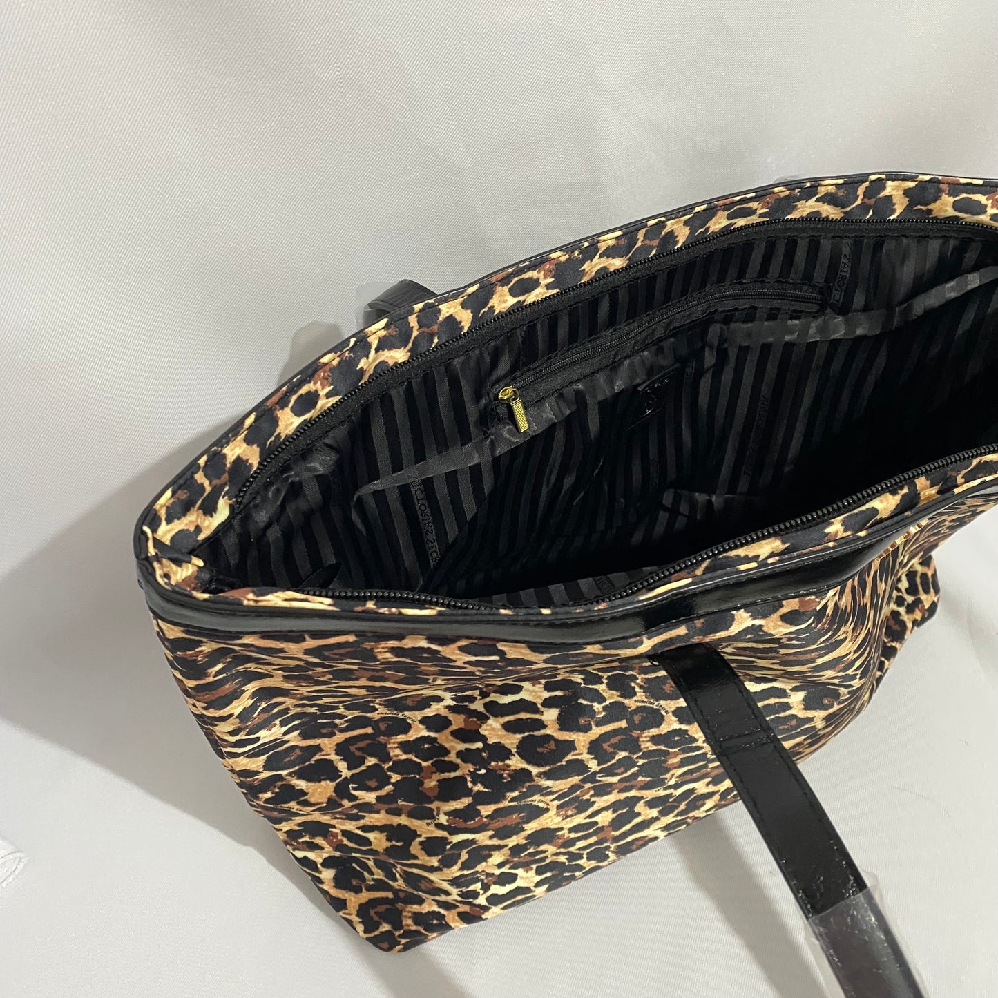 Tote grande, tipo Vs