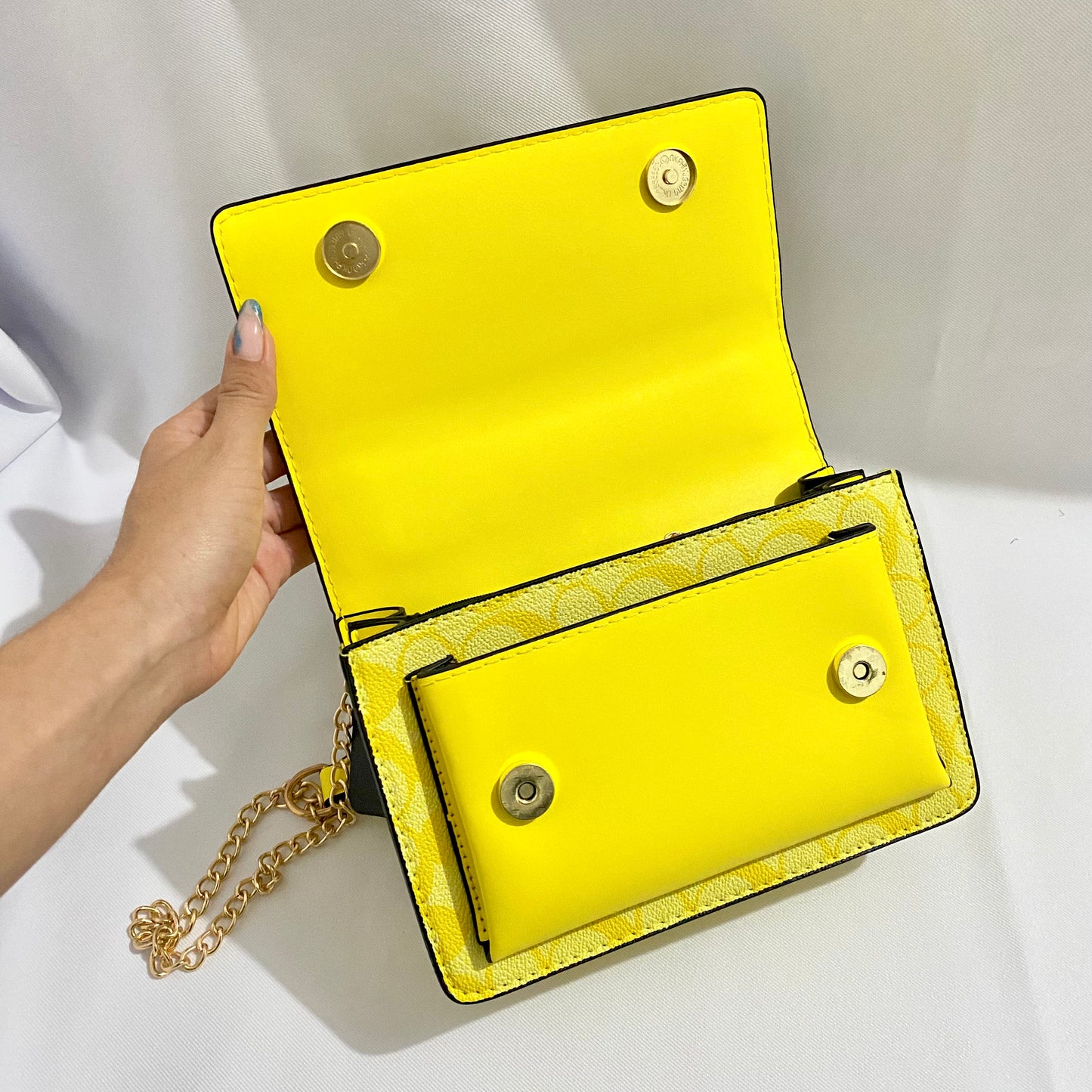 Crossbody tipo coach, modelo Mini Klare