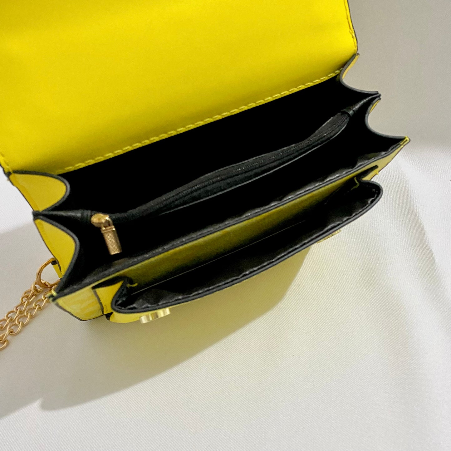 Crossbody tipo coach, modelo Mini Klare