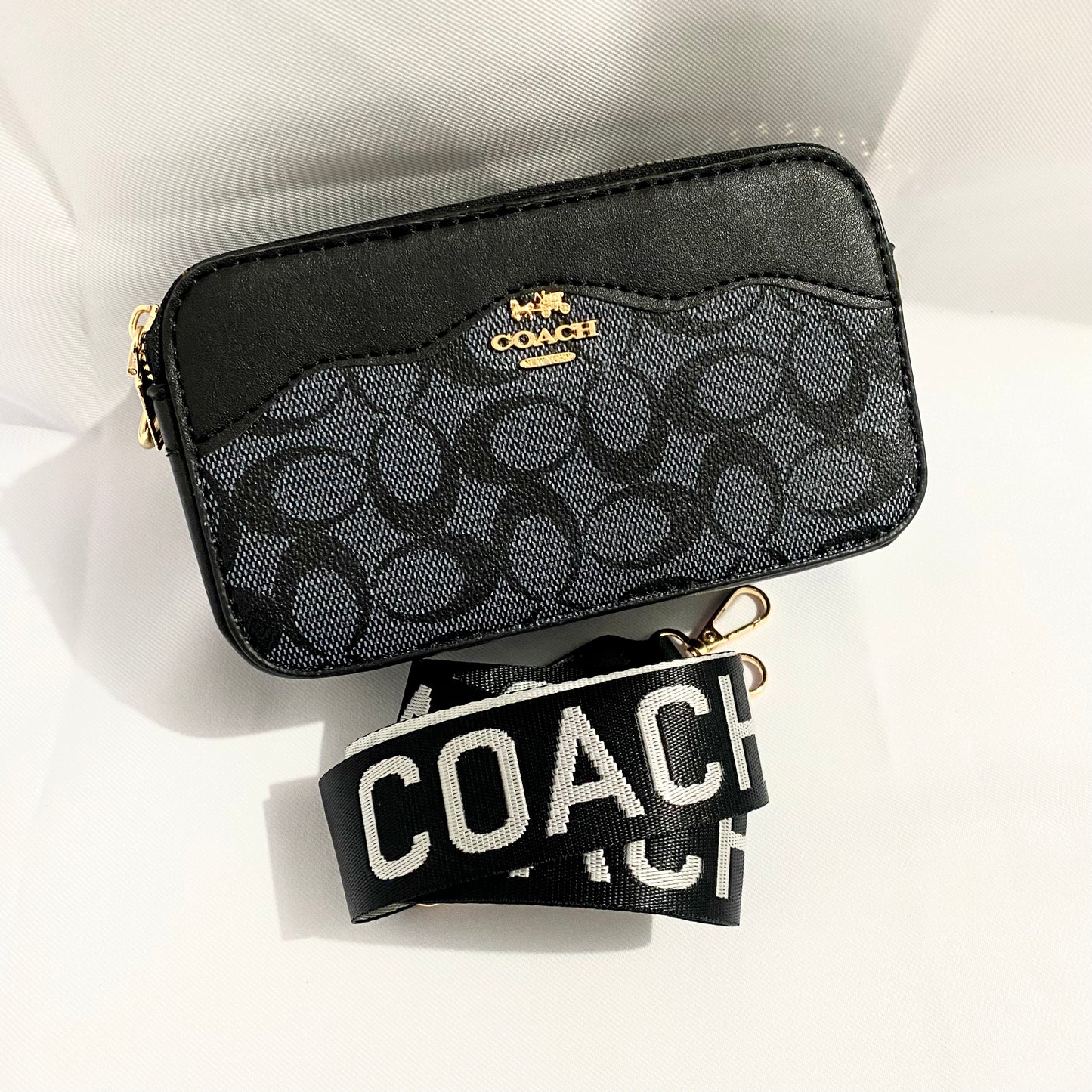 Crossbody tipo coach rectangular (Chica)