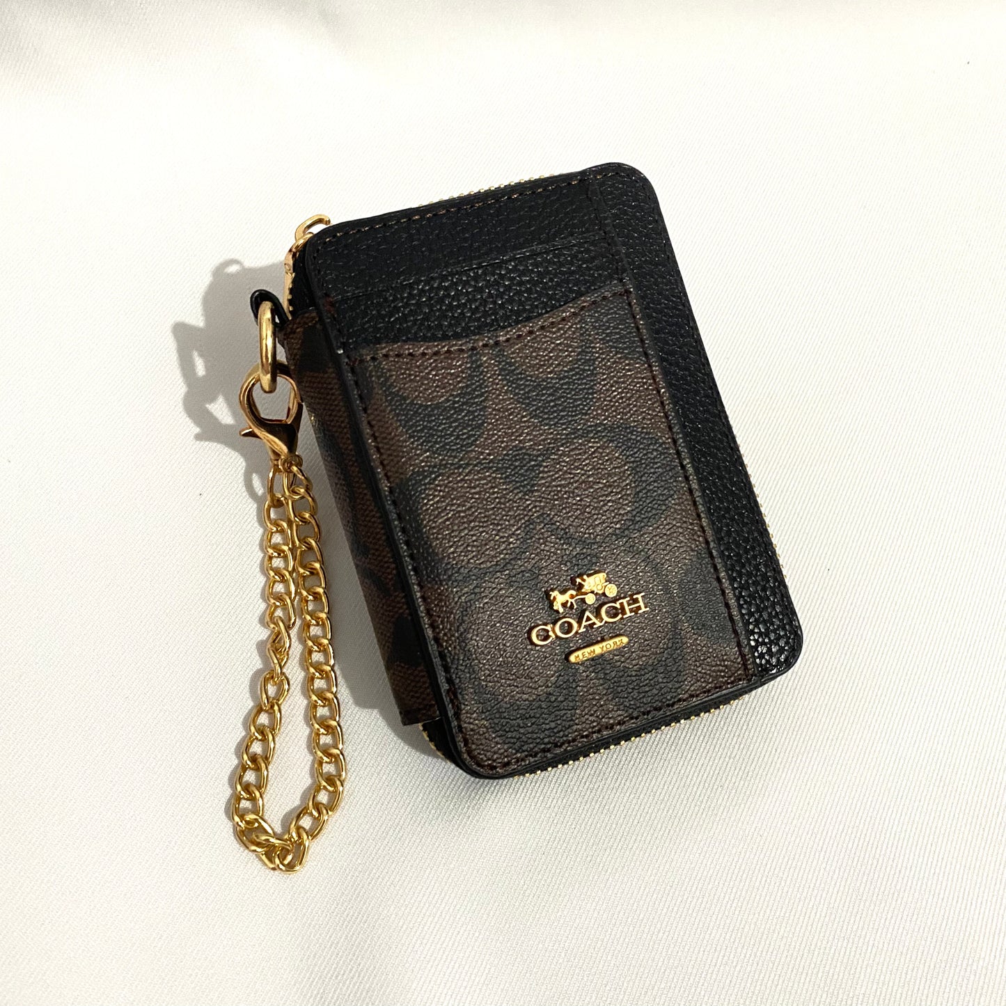 Tarjetero zip card, tipo coach